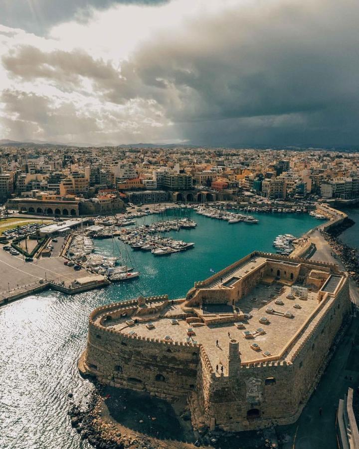 Theros By Agora Luxury Apartments In The Heart Of Heraklion Exterior foto